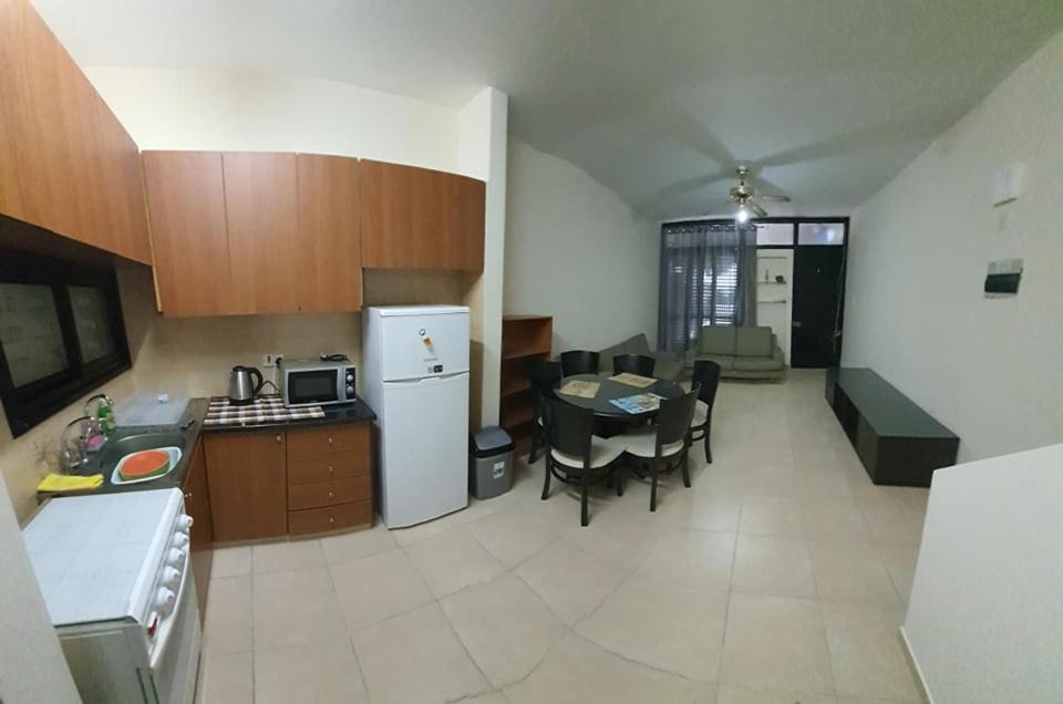 Lovely 2 Bedrooms In The Tourist Area In Paphos . Экстерьер фото